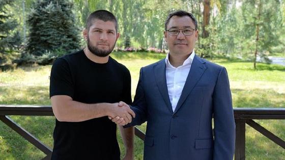 Хабиб Нурмагомедов пен Садыр Жапаров Хабиб Нурмагомедов пен Садыр Жапаров