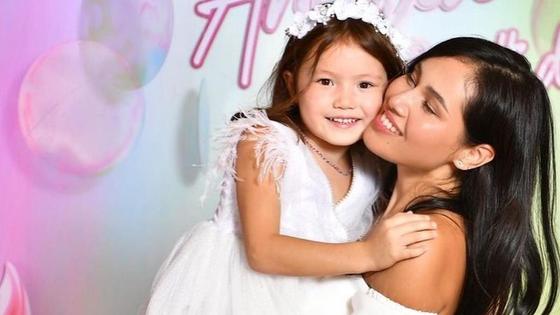 Наzима с дочерью Наzима с дочерью