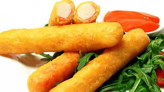 Крабовые палочки в кляре с сыром и чесноком Крабовые палочки в кляре с сыром и чесноком