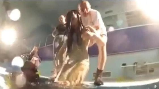 кадр из видео, мокрая девушка кадр из видео, мокрая девушка