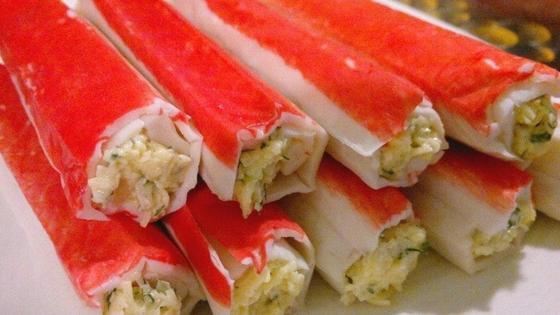 Салат с крабовыми палочками и рисом Салат с крабовыми палочками и рисом