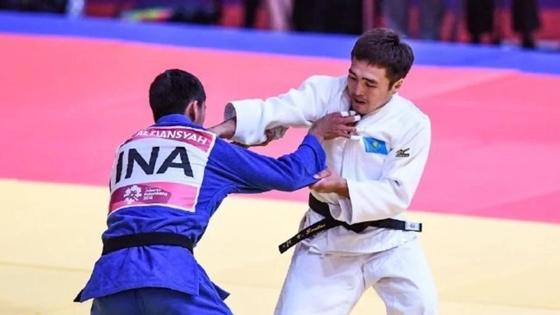 Дзюдаиста Елдоса Сметова доставили в больницу на Азиаде-2018 Дзюдаиста Елдоса Сметова доставили в больницу на Азиаде-2018