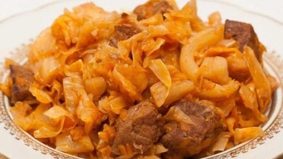 Капуста, тушенная с мясом и грибами Капуста, тушенная с мясом и грибами