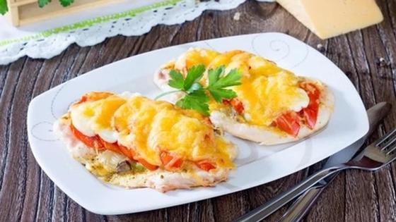 картошка мясо лук помидор сыр в духовке. Смотреть фото картошка мясо лук помидор сыр в духовке. Смотреть картинку картошка мясо лук помидор сыр в духовке. Картинка про картошка мясо лук помидор сыр в духовке. Фото картошка мясо лук помидор сыр в духовке