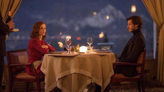 Кадр из фильма «Ева» (2018) Кадр из фильма «Ева» (2018)