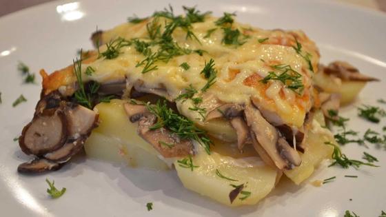 Грибы с картошкой и сыром в духовке Грибы с картошкой и сыром в духовке