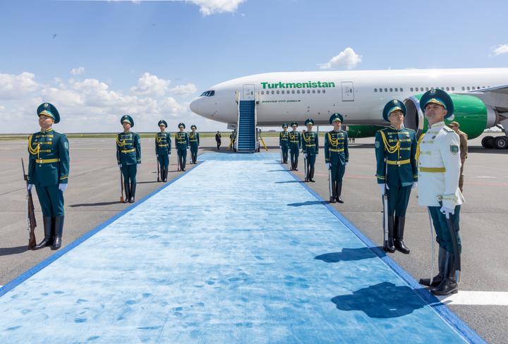 Президент Туркменистана прибыл в Астану Президент Туркменистана прибыл в Астану