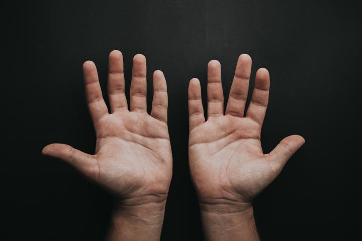 Линия жизни на руке фото с расшифровкой для женщин на левой руке по годам