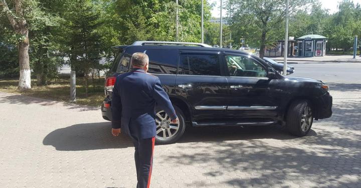 Тургумбаев ездил по Нур-Султану на черном Lexus (фото) Тургумбаев ездил по Нур-Султану на черном Lexus (фото)