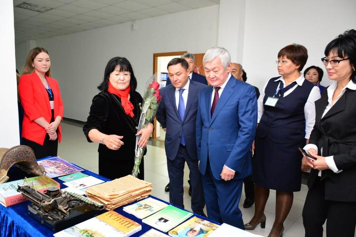 Бердибек Сапарбаев посетил село близ столицы Бердибек Сапарбаев посетил село близ столицы