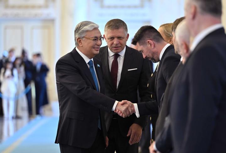 Роберт Фицоны салтанатты қарсы алу рәсімі
