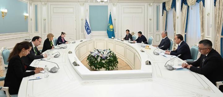 Мемлекет басшысы ЕҚЫҰ Бас хатшысы Хельга Шмидпен кездесті Мемлекет басшысы ЕҚЫҰ Бас хатшысы Хельга Шмидпен кездесті