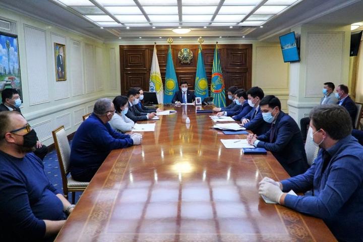 Жиналыс Жиналыс