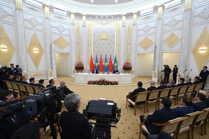 Брифинг глав Казахстана и Китая Брифинг глав Казахстана и Китая