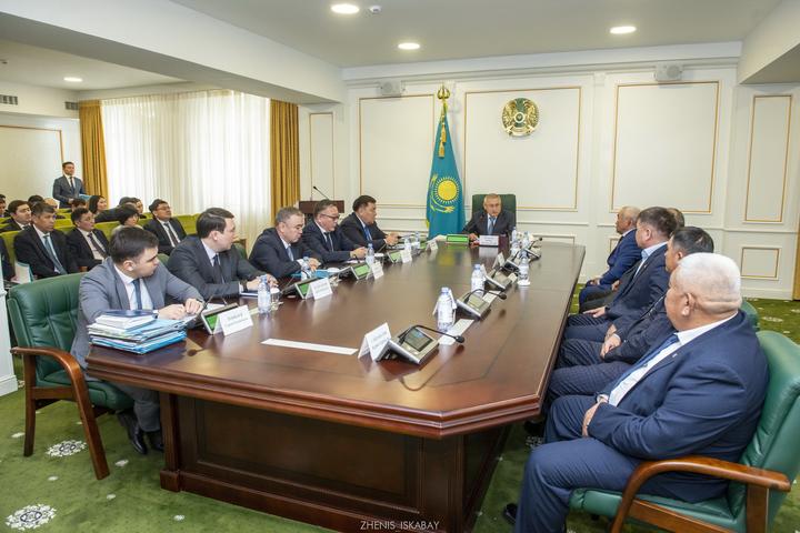 Әкім агроөнеркәсіп кешенінің үздік қызметкерлерімен кездесті