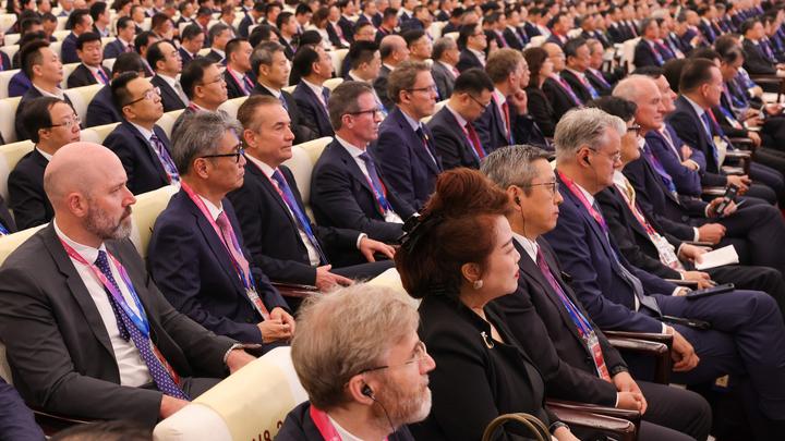 Қытайдың 6-шы халықаралық импорттық көрмесінің (ҚХИК) ресми ашылу салтанаты Қытайдың 6-шы халықаралық импорттық көрмесінің (ҚХИК) ресми ашылу салтанаты