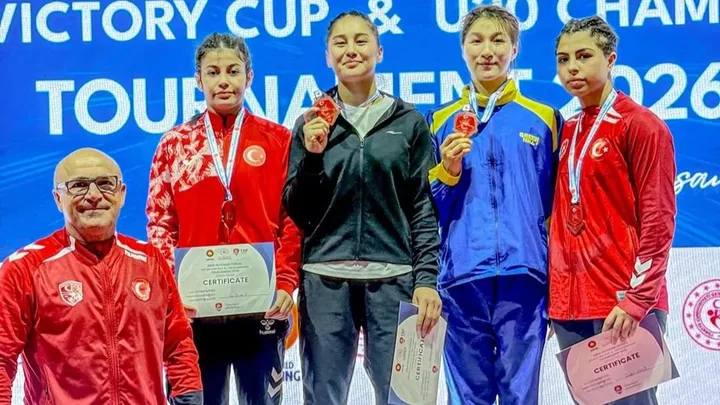 Казахстанские борцы завоевали 12 золотых медалей на турнире в Турции.