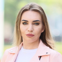 Юлия Абрамова
